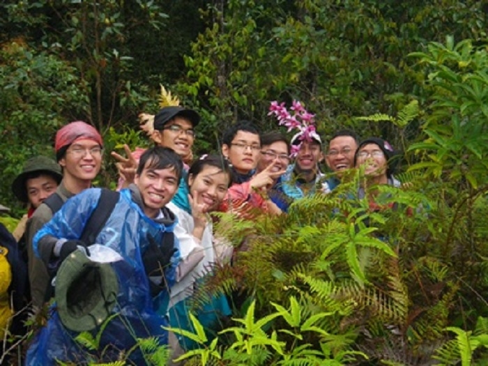 Sinh viên ngành Công nghệ sinh học trong chuyến đi thực địa